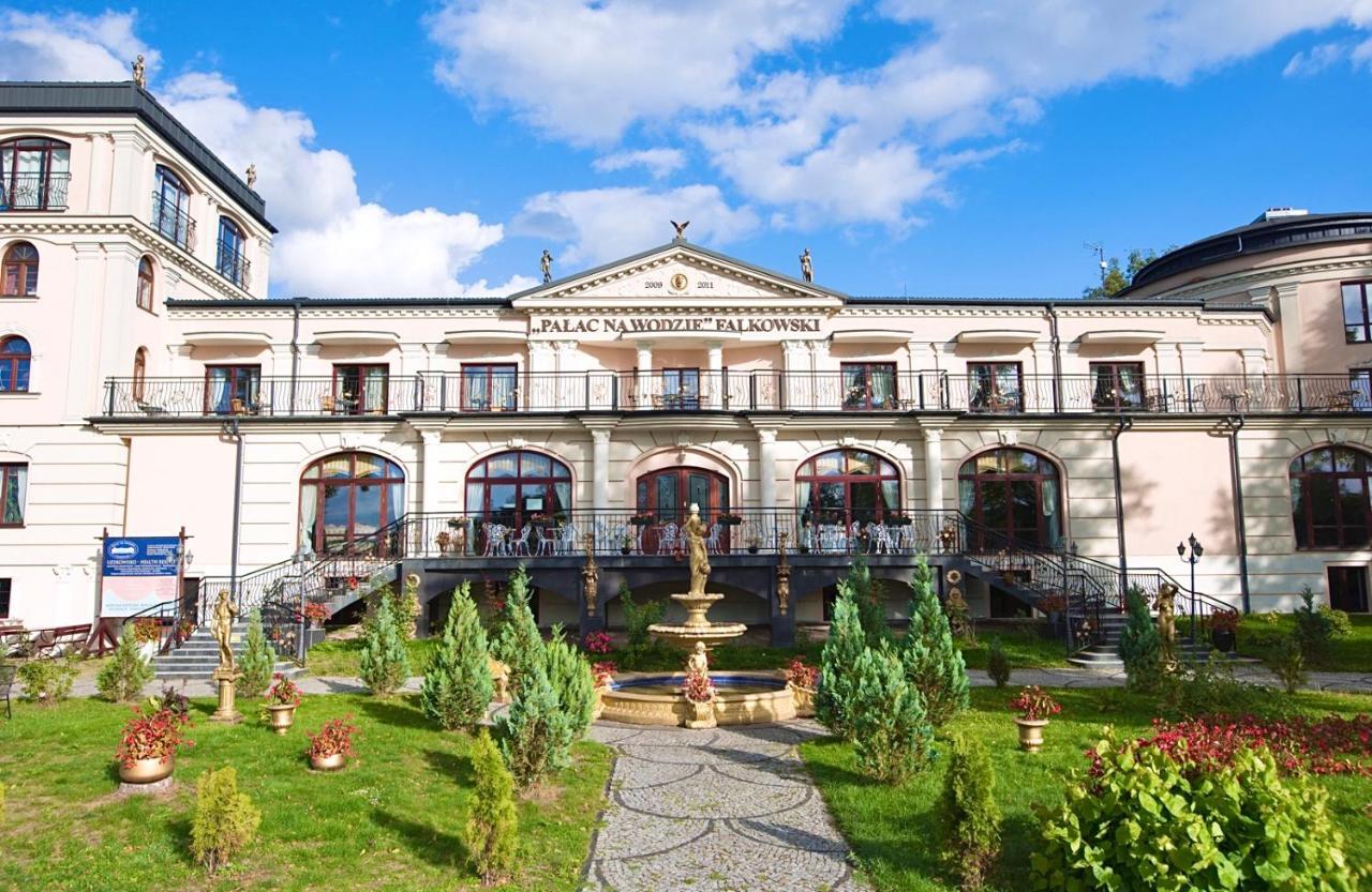 Uzdrowisko Sanatorium Augustow Palac Na Wodzie Falkowski Kültér fotó